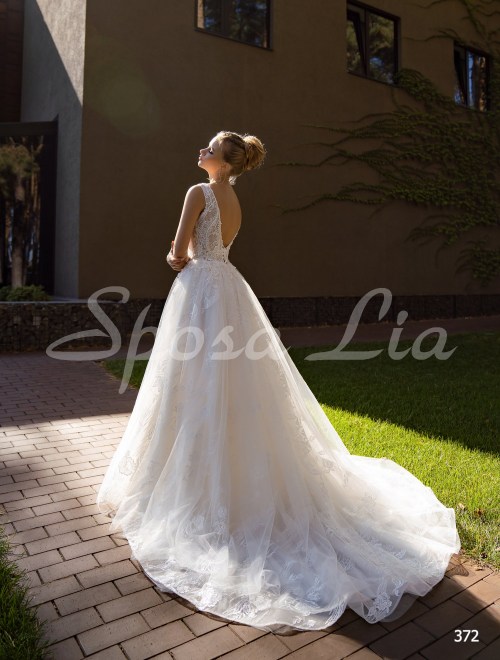 https://www.sposa-lia.com/images/stories/virtuemart/product/372       (3).jpg